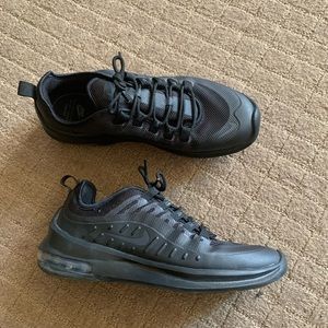 Nike Air Max Axis